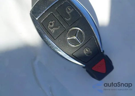 2013 Mercedes-Benz C 250 Sport from USA, damaged, VIN WDDGF4HB5DG088962